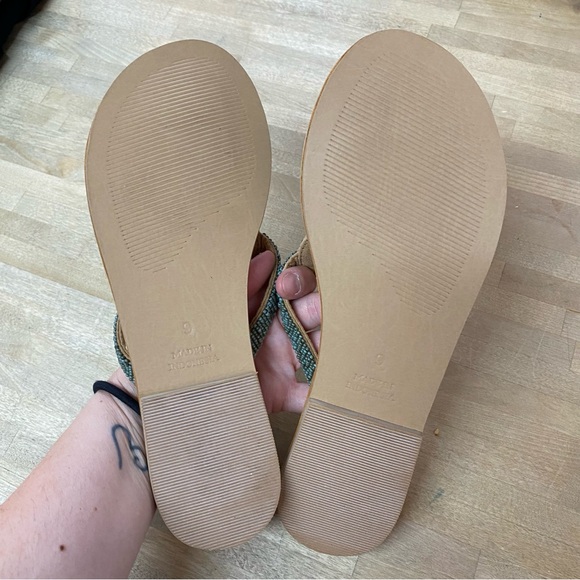 SKEMO Beaded Mother of Pearl Flip Flops Sandals Sz 9 - Picture 3 of 6